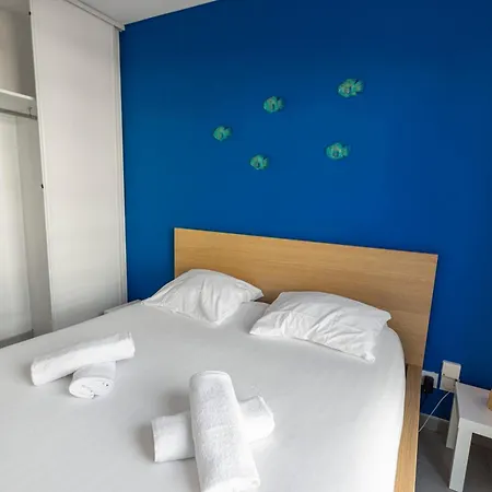 Le Sud - Quiet - Spacious - Ac - Private Car Park - Aerodrome Apartamento *