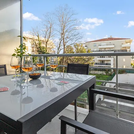 Le Sud - Quiet - Spacious - Ac - Private Car Park - Aerodrome Appartement