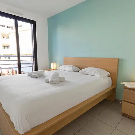 Le Sud - Quiet - Spacious - Ac - Private Car Park - Aerodrome *