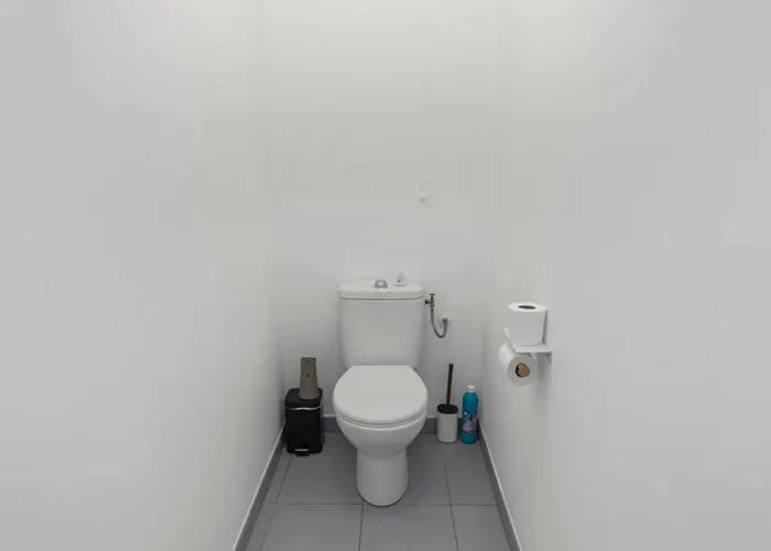 Le Sud - Quiet - Spacious - Ac - Private Car Park - Aerodrome Appartement *