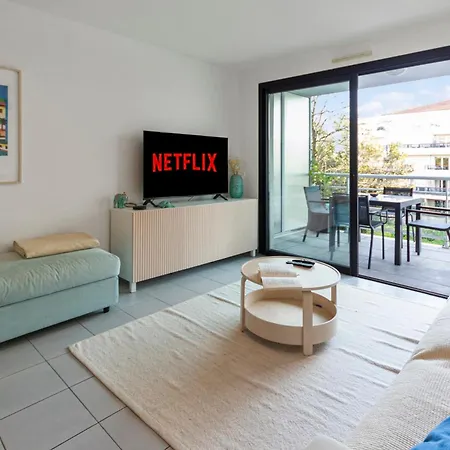 Le Sud - Quiet - Spacious - Ac - Private Car Park - Aerodrome